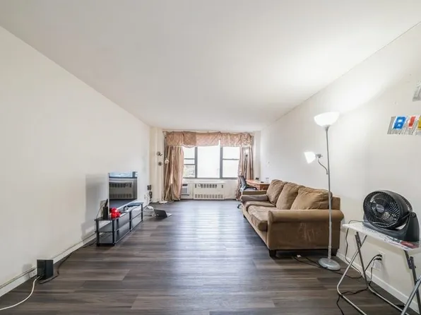 10 Huron Avenue 2B image 2 of 17