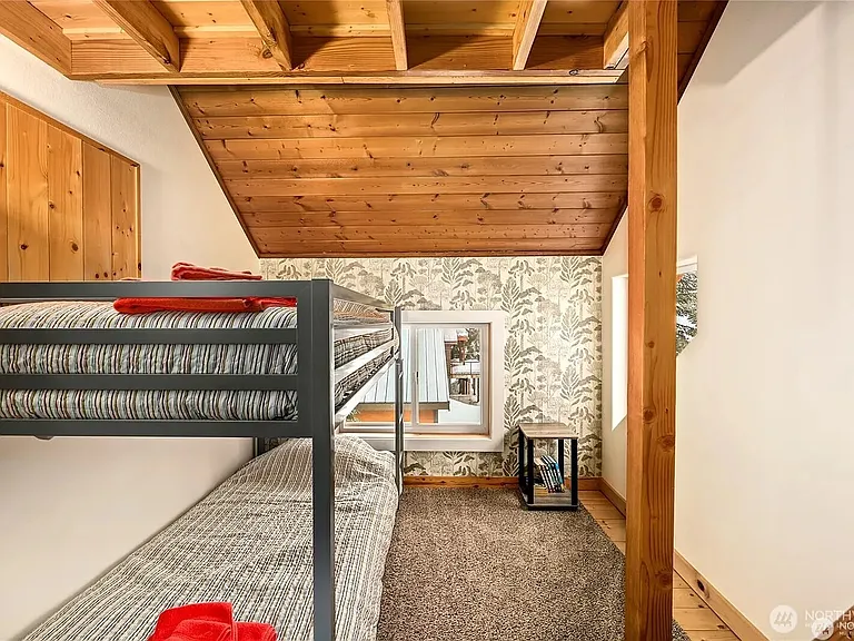 330 Keechelus Dr — Photo 18