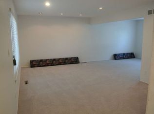 28770 Rockledge Dr, Farmington Hills, MI 48334