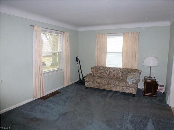 3rd image of 12005 Kensington Ave