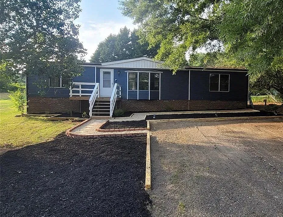 124 Clebourne Ln