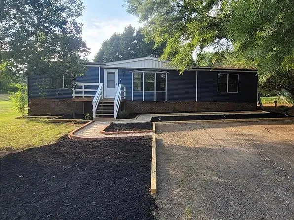 124 Clebourne Ln, Reidsville, NC 27320