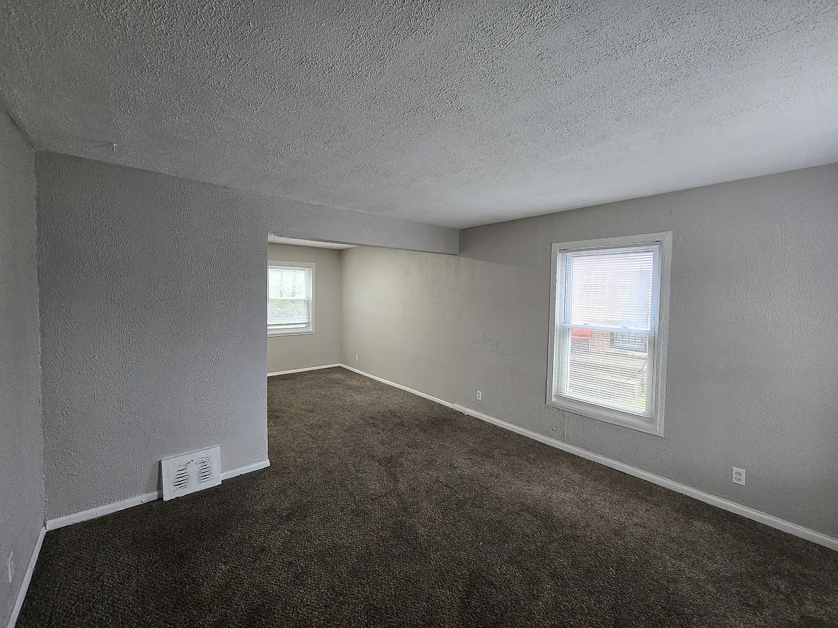 Building Photo - 8880 Rutherford St