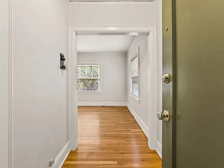 Forest and Garden Apartments — Photo 10