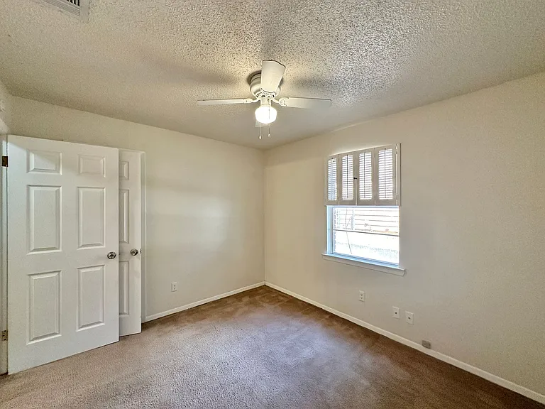 1005 Bonner Dr — Photo 12