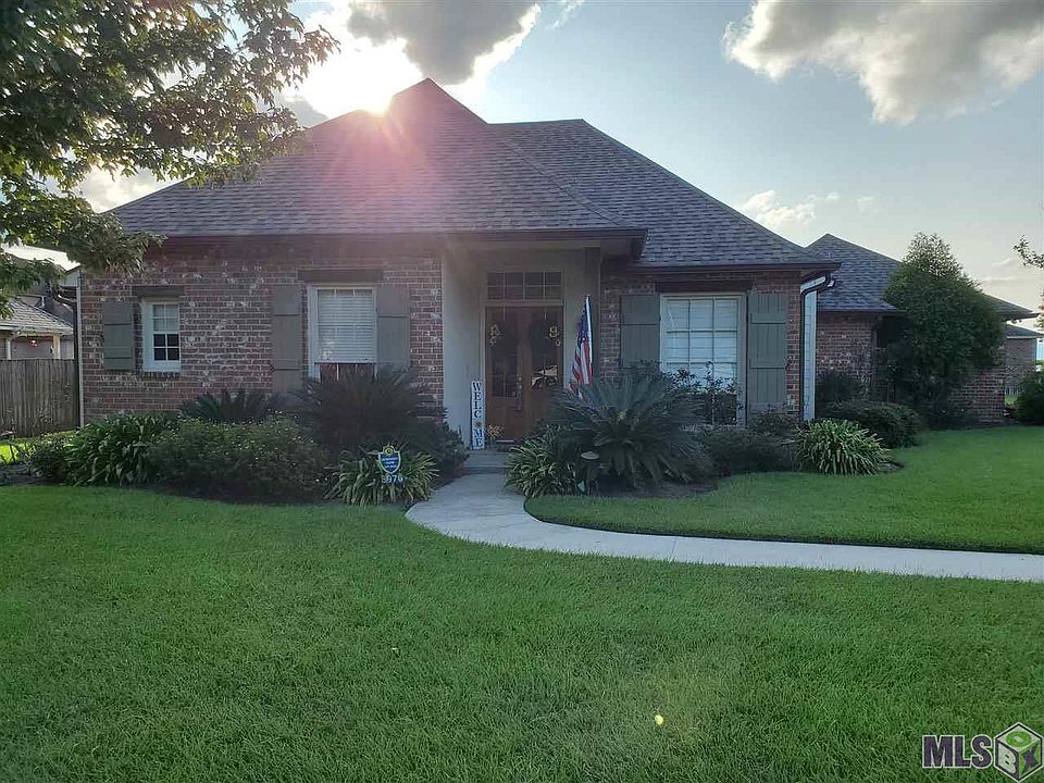 1st image of 3976 Roseland Dr