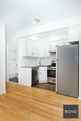 Rented by Bond New York | media 60