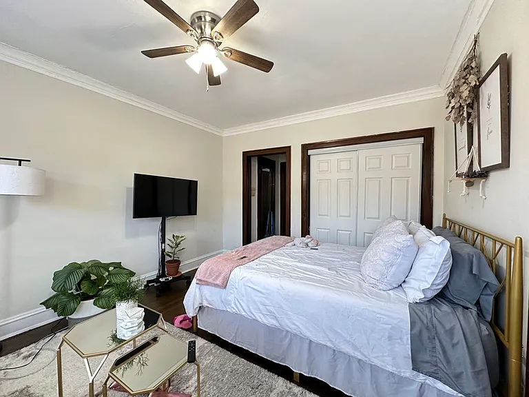 3819.5 N Greenview Ave #W4 — Photo 13