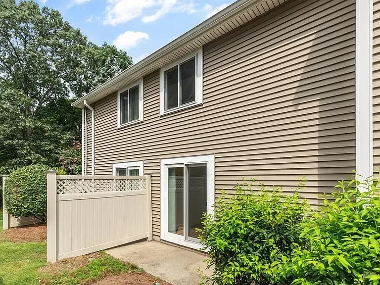 10 Silver Hill Ln — Photo 7