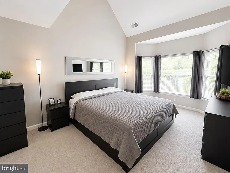 506 Fallsgrove Dr — Photo 9