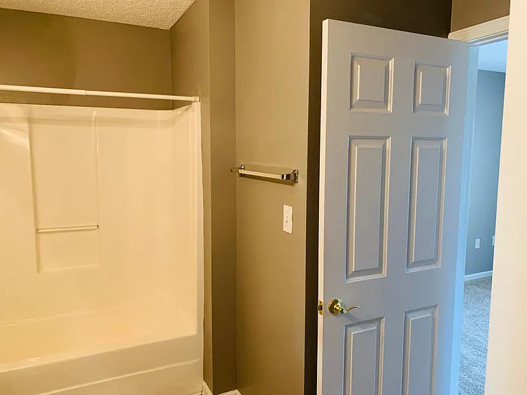 329 Woodruff Park Ln — Photo 10