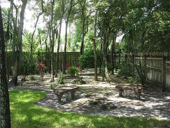 2nd image of 124 Sawtooth Ln