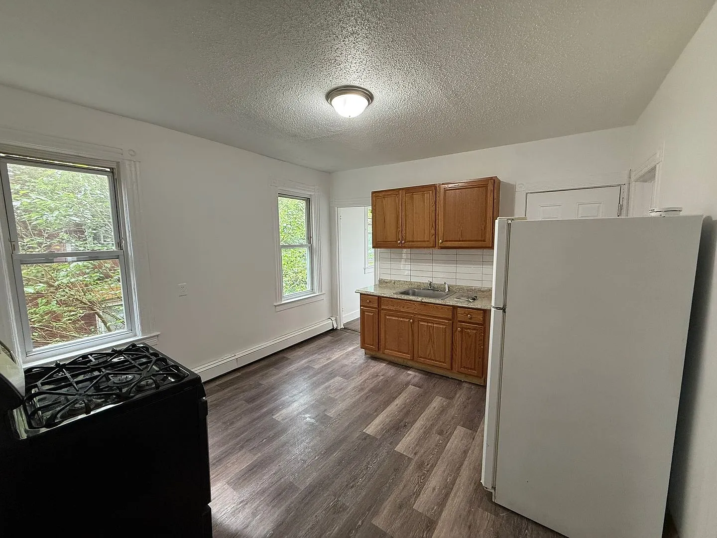 122-124 Shultas Pl — Photo 2