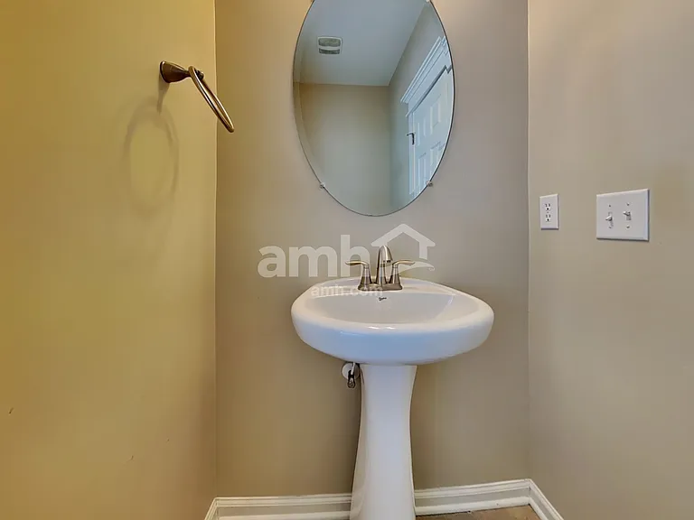 232 Cameron St — Photo 8