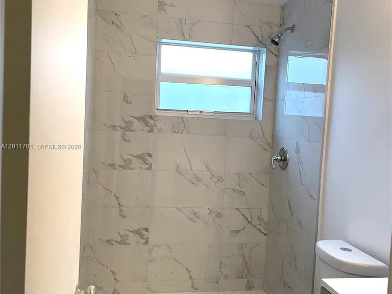 601 S 19th Ave #7 — Photo 12