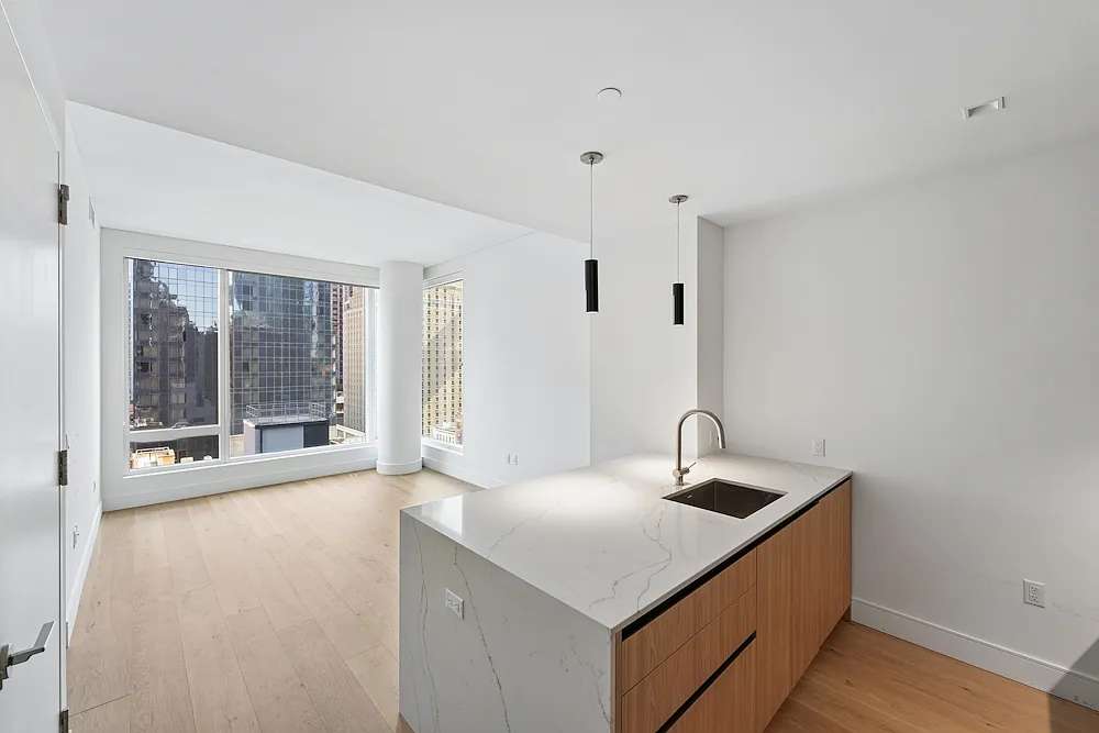 312 West 43rd Street — Photo 1