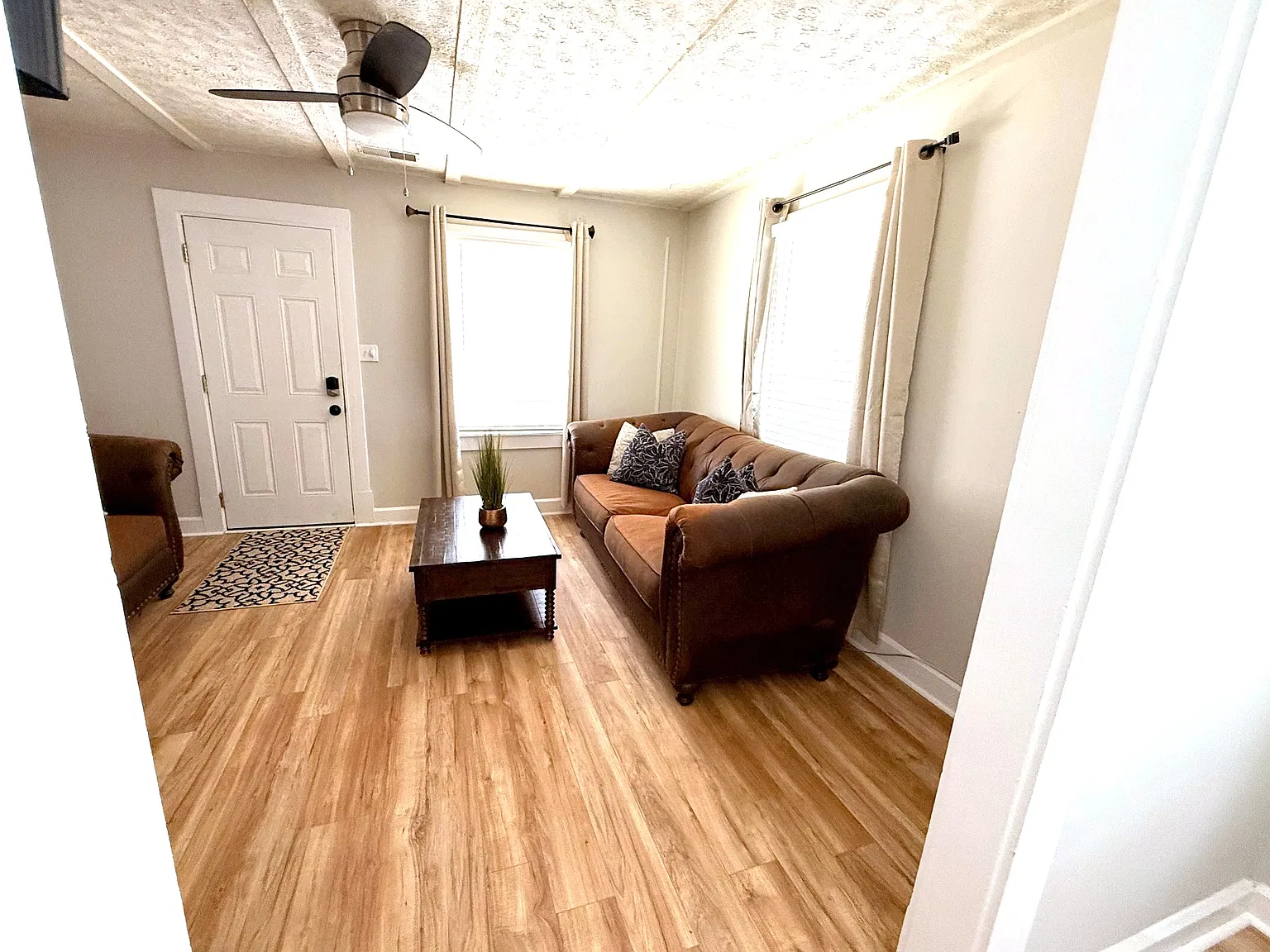 716 East St — Photo 2