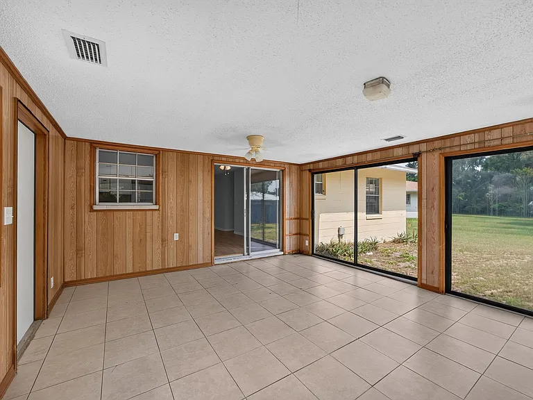 328 Palos Ct — Photo 20
