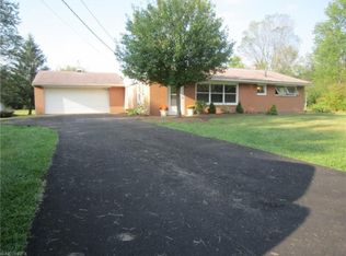 11032 Thwing Rd, Chardon, OH 44024