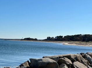 53 Harthaven Rd, Oak Bluffs, MA 02557