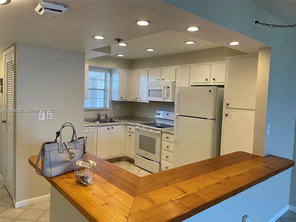 1st image of 3100 W Rolling Hills Cir APT 502