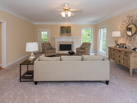 3rd image of 2625 Kemp Ct