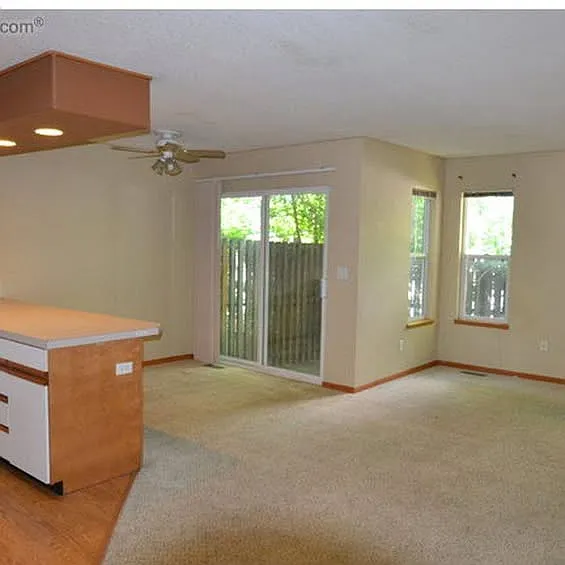 Building Photo - 1637 Westbridge Dr