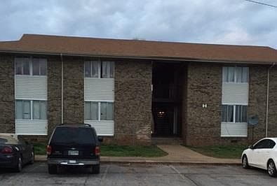 2nd image of 405 Oak St