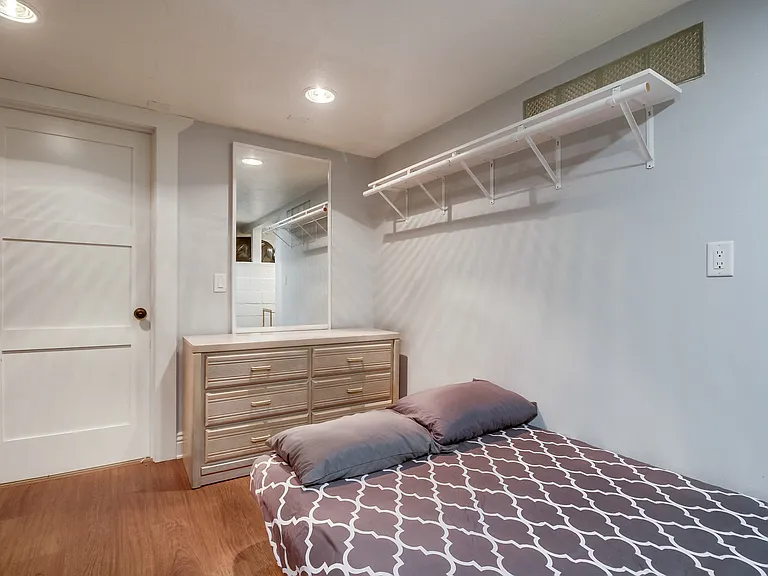 1511 Gregory St — Photo 44