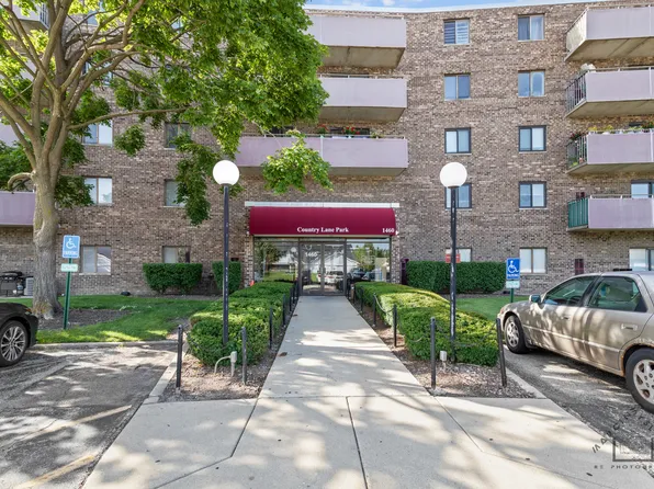 1460 Fairlane Dr APT 303, Schaumburg, IL 60193