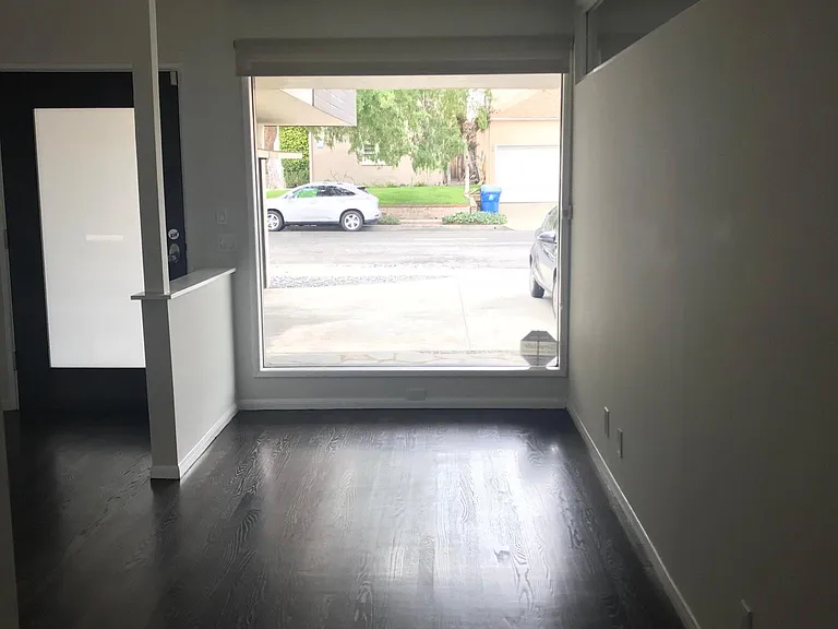 Great Room (Living/Dining) entry