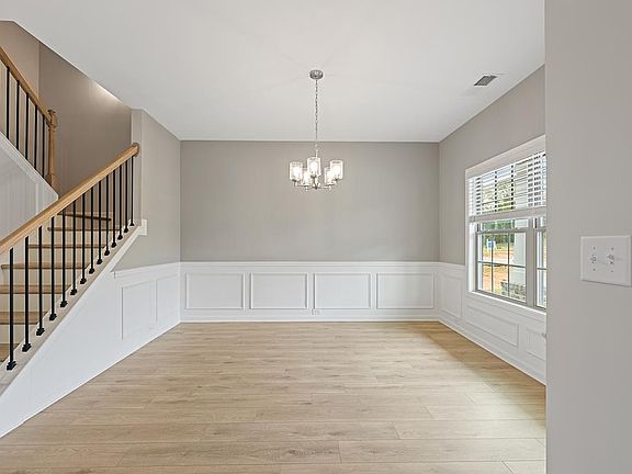 5th image of 110 Beaver Creek Way