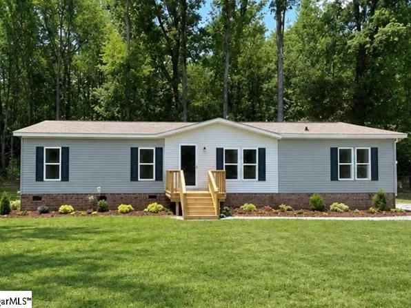 67 Carroll Dr, Laurens, SC 29360