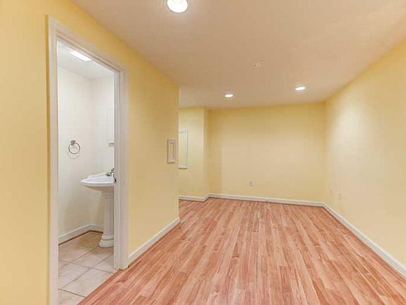 4th image of 3283 Tayloe Ct