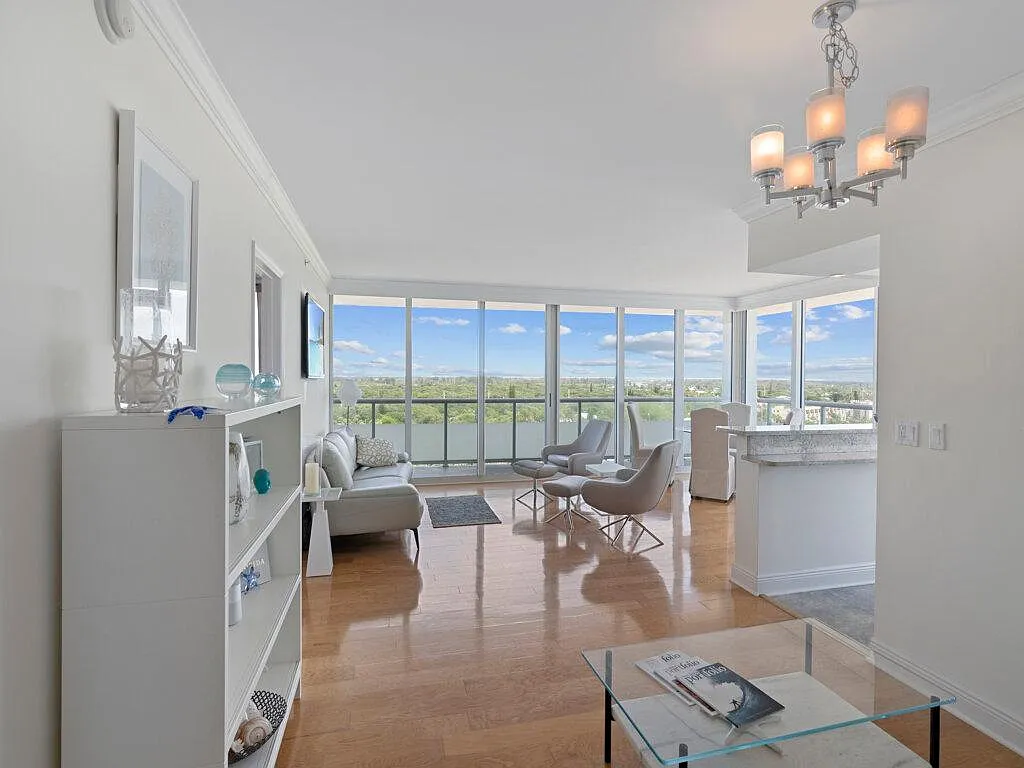 2 bed, 1112 sqft, $8,500 — Photo 3