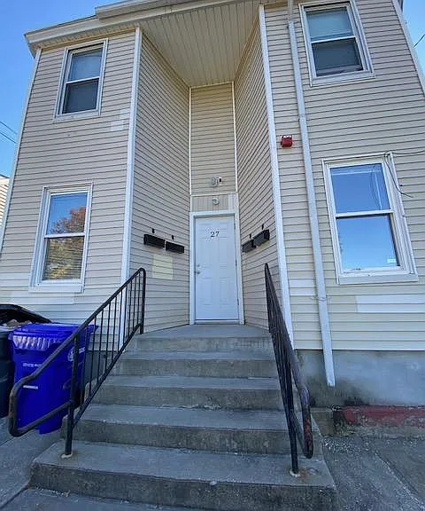 27 Florence St #1R — Photo 14