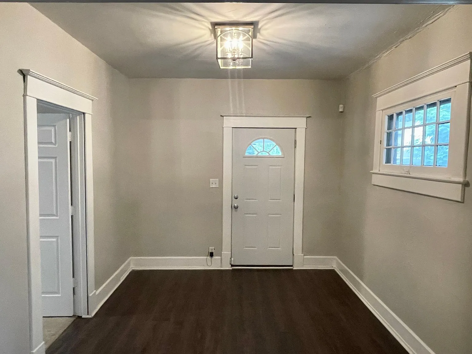 3 bed, 2877 sqft, $2,000 — Photo 3