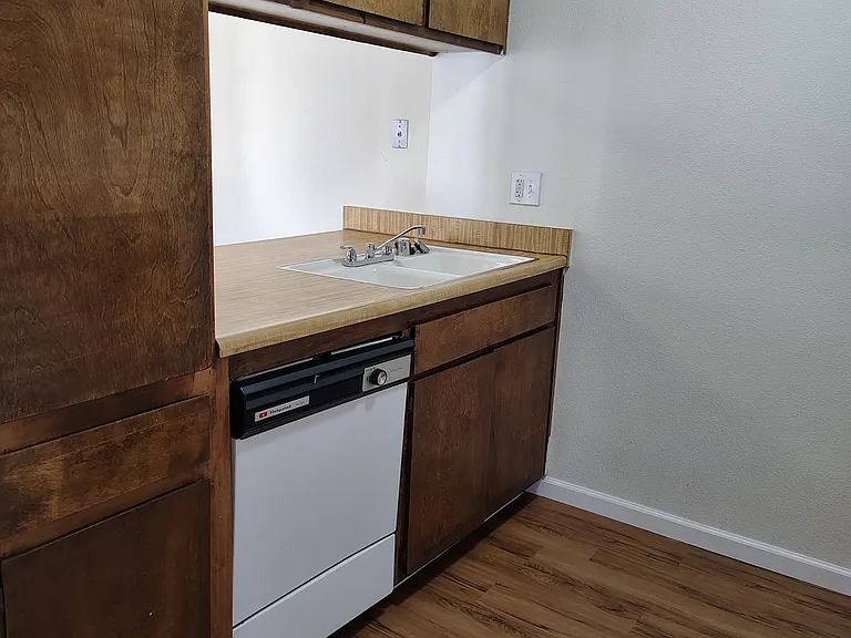 2401-12 Christmas Tree Ln #13 — Photo 13