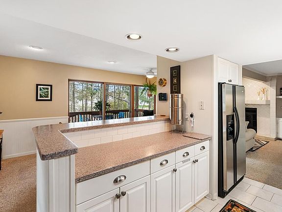 3rd image of 3400 Lakeside Ct #21