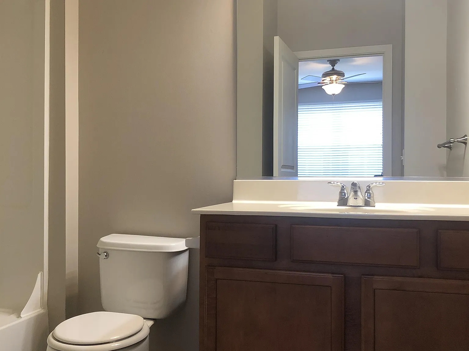 2220 Aurora #24 - 1 — Photo 2
