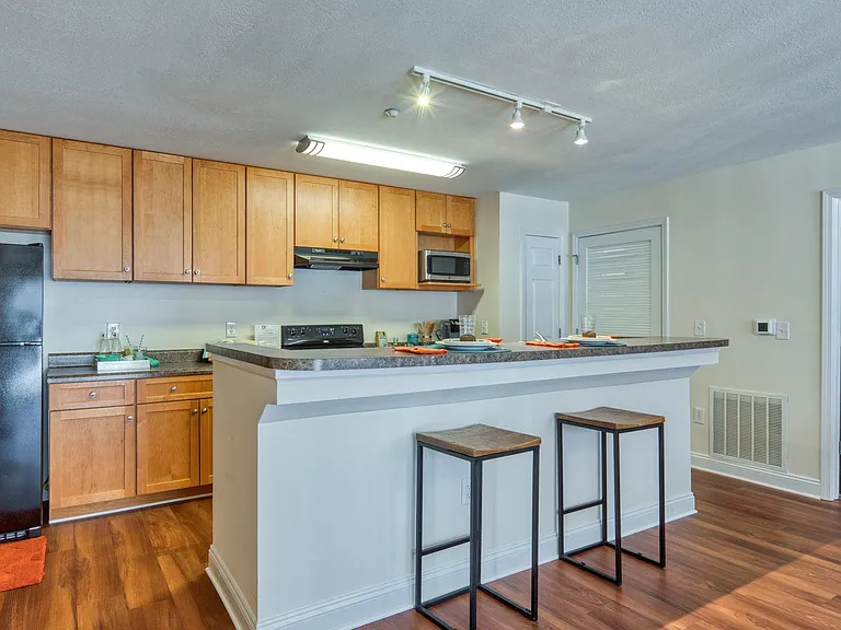 Smiths Landing Apartments — Photo 24