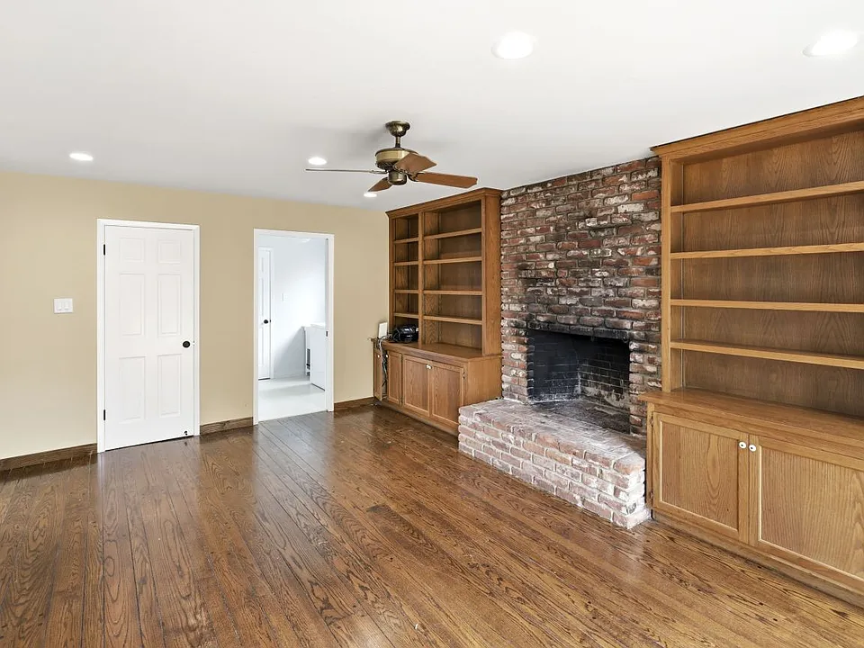 2973 Arguello Dr