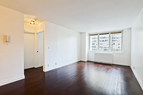 Rented by R New York | media 11