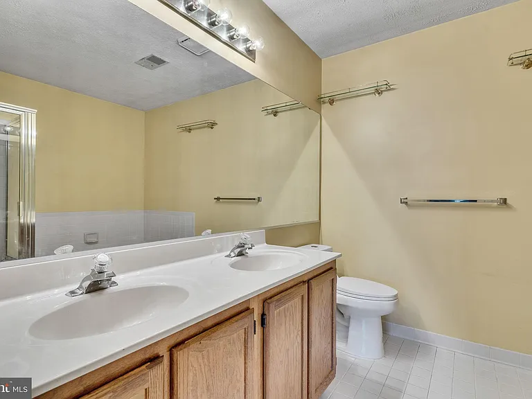 13920 Lord Fairfax Pl — Photo 15