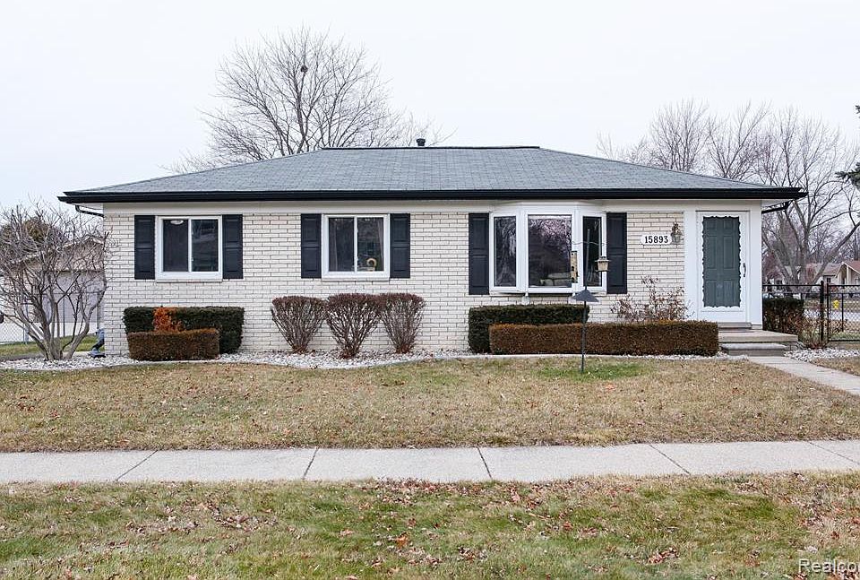 1st image of 15893 Powell Dr