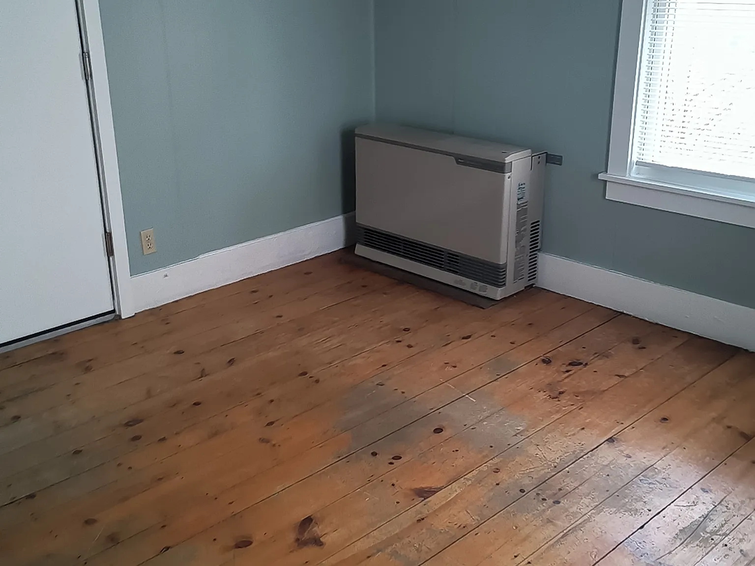 2 bed, 650 sqft, $1,950 — Photo 3