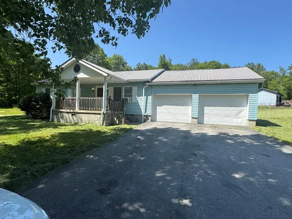 301 Cowtown Rd, Meadow Bridge, WV 25976