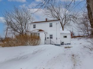 17 Fulton Ave, Westmount, NS B1R 1J6