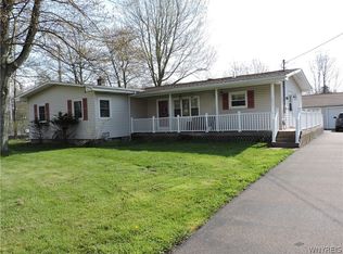 5 Dorchester Rd, Orchard Park, NY 14127