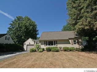 15 Mercedes Dr, Rochester, NY 14624